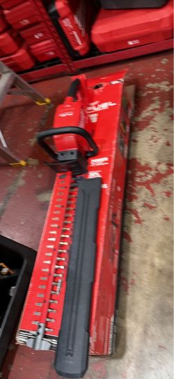 Milwaukee cordless M18 FUEL 24" Hedge Trimmer (Tool Only)