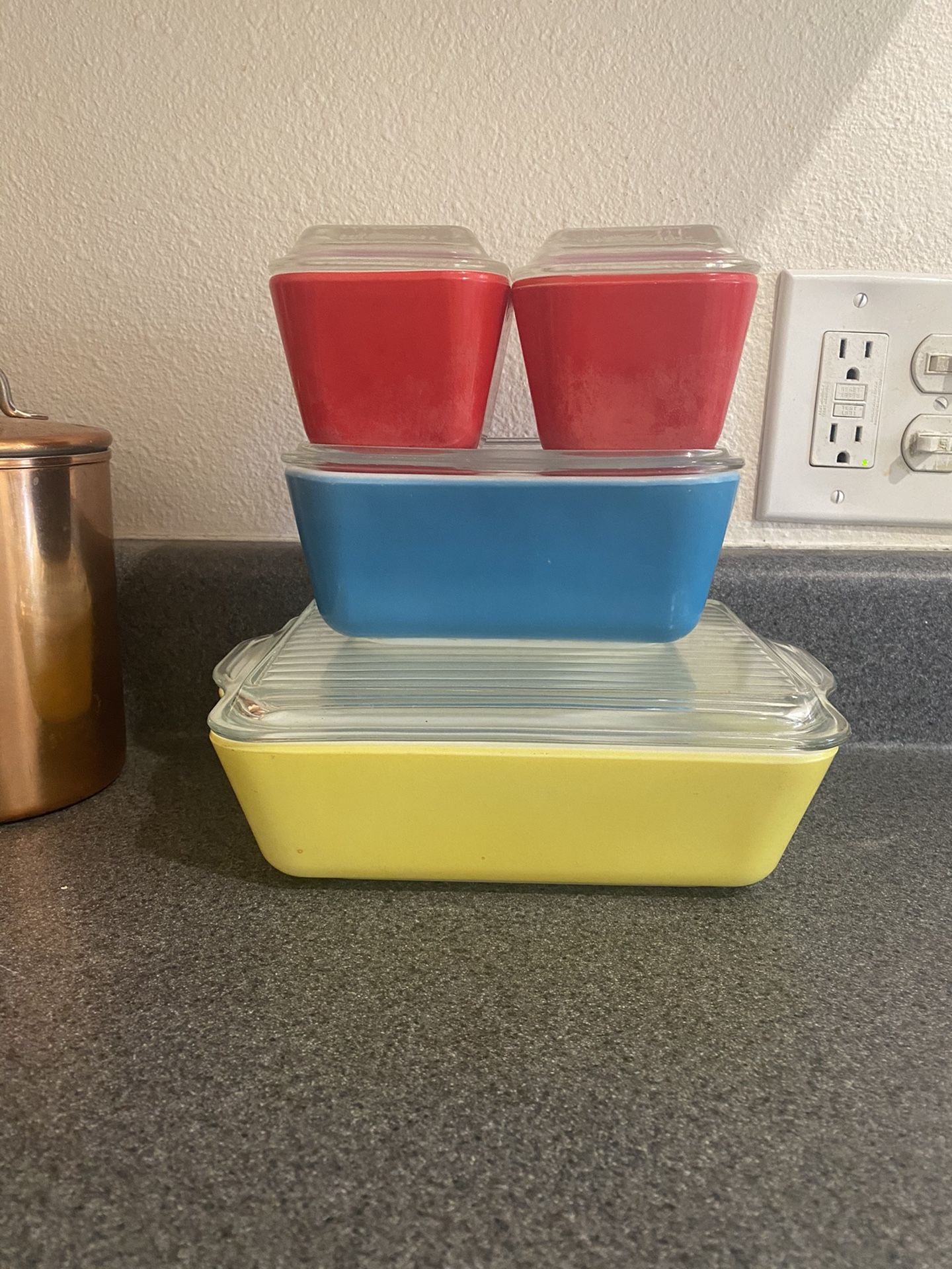 Vintage pyrex primary refrigerator set