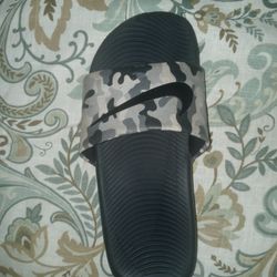 Nike Kawa Slides Color Camo Size US 4Y.      (40$ Or Best Offer)!!