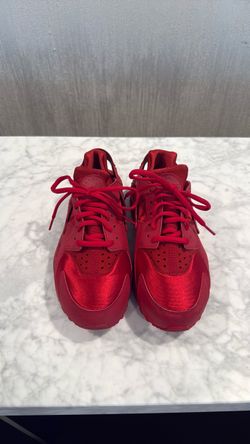 Nike Air Huarache Triple Red Sneakers  Women’s Size  8.5