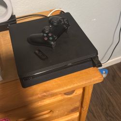 Ps4  Works But (Sold As Is )