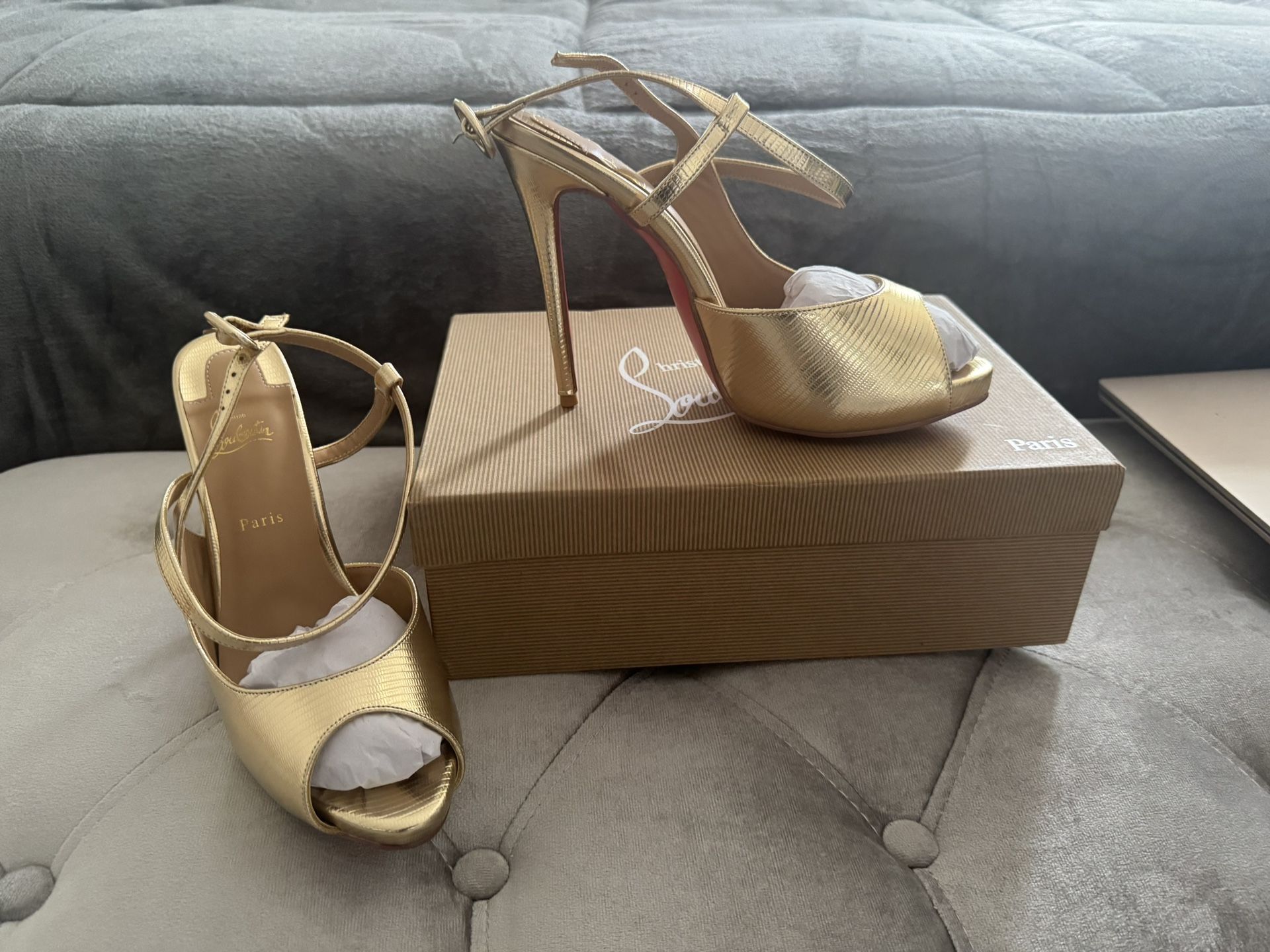 *NEW* Christian Louboutin Heels