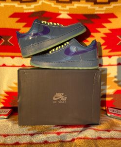 Nike Air Force 1 Low Patent Mystic Navy Grape Ice Mens 11.5 Used Clean
