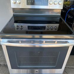 Stove And Refrigerator 