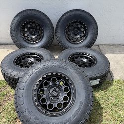 17” Kmc Wheels rims For Jeep Wrangler Gladiator 35x1250x17