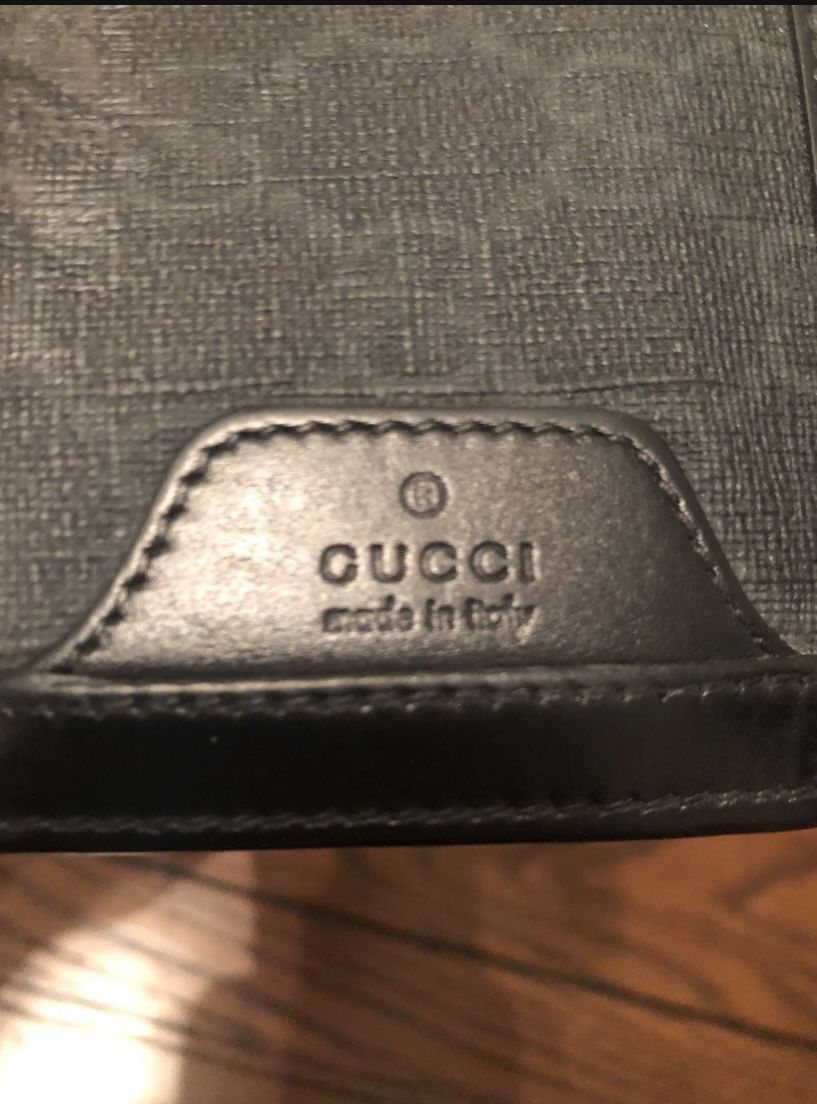 Gucci bifold wallet GG Supreme grey/black