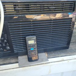 $125 Casi Nueba Tiene Su Control Es  De 5000 Bth 