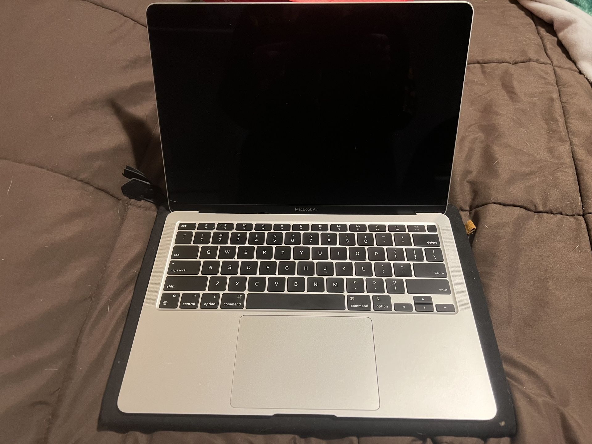 MacBook Air 13.3 Space Gray - Barely used
