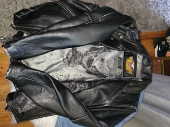 Large Harley Davidson LEATHER JACKET. No Rips /tears.,Smoke Free! Cash Only. $250