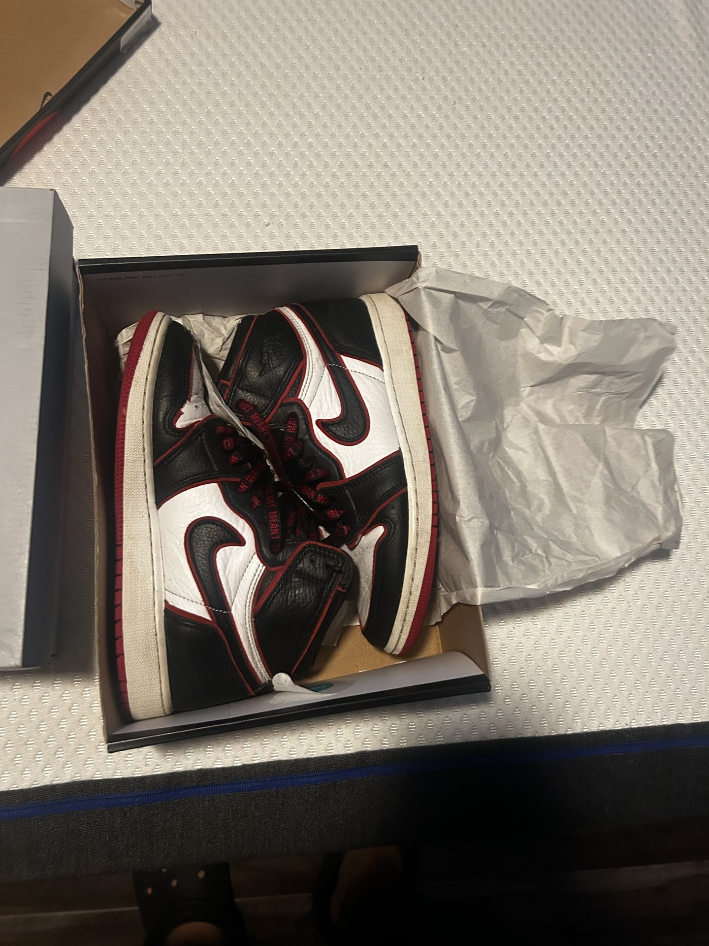 Jordan 1 High Bloodline