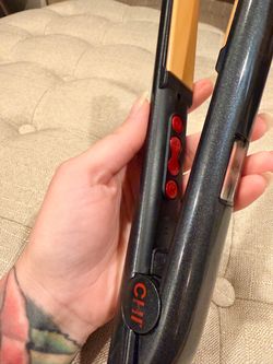 CHI professional hair straightener