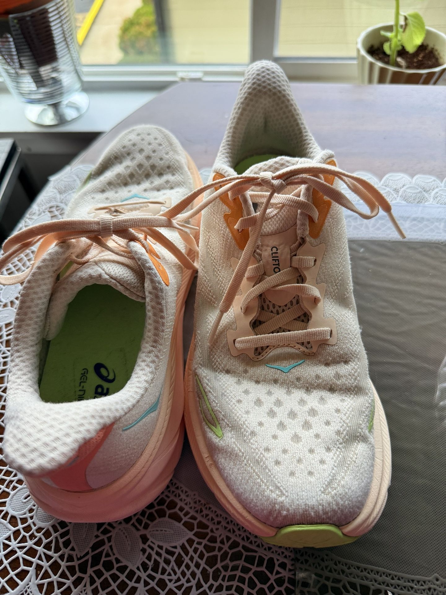 Hoka One One Clifton 9