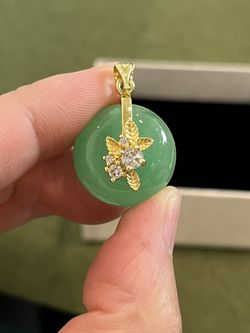 Jadeite necklace pendant