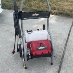Briggs & Stratton 1800 PSI Electric Pressure Washer – Runs Perfect (NEED GONE 7/6)
