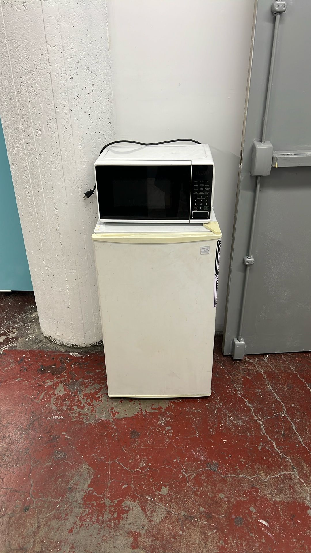 Fridge And Microwave