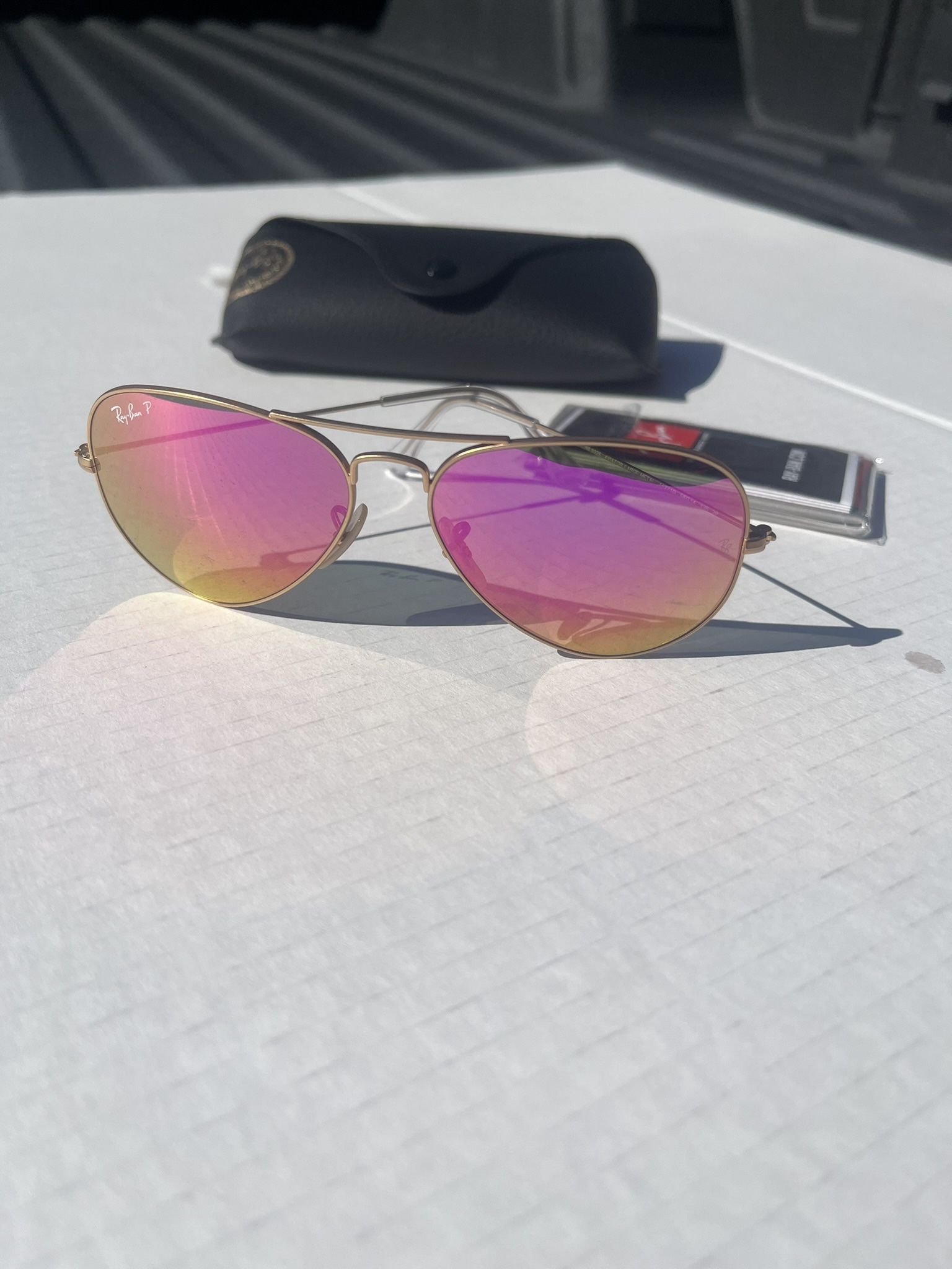 Ray-Ban RB3025 Gold Frame Aviator Sunglasses with Cyclamen Pink Lenses Ray-Ban Aviator Sunglasses RB3025 55m Gold | Mercari main image 3