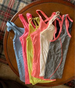 Women’s tank top, size small (6)