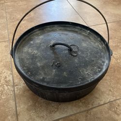 Lodge 14 Cast Iron Dutch Oven Shallow Vintage Discontinued