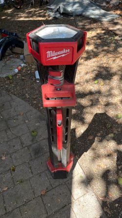 Milwaukee construction light