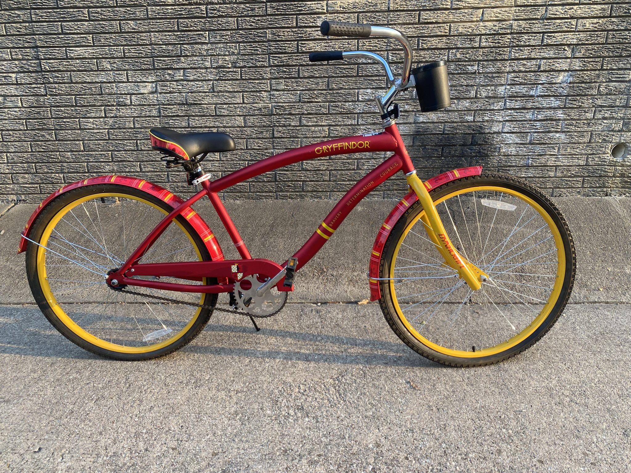 Dynacraft 26in. Harry Potter Cruiser Gryffindor Edition Bike, Red - (READ)