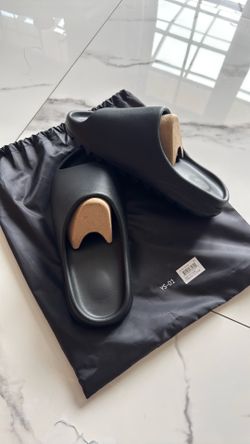 Yeezy slides black size 12