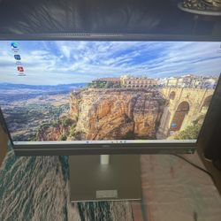Like New Dell AiO Computer - Very Strong & Fast