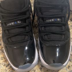 Jordan 11 low space jam
