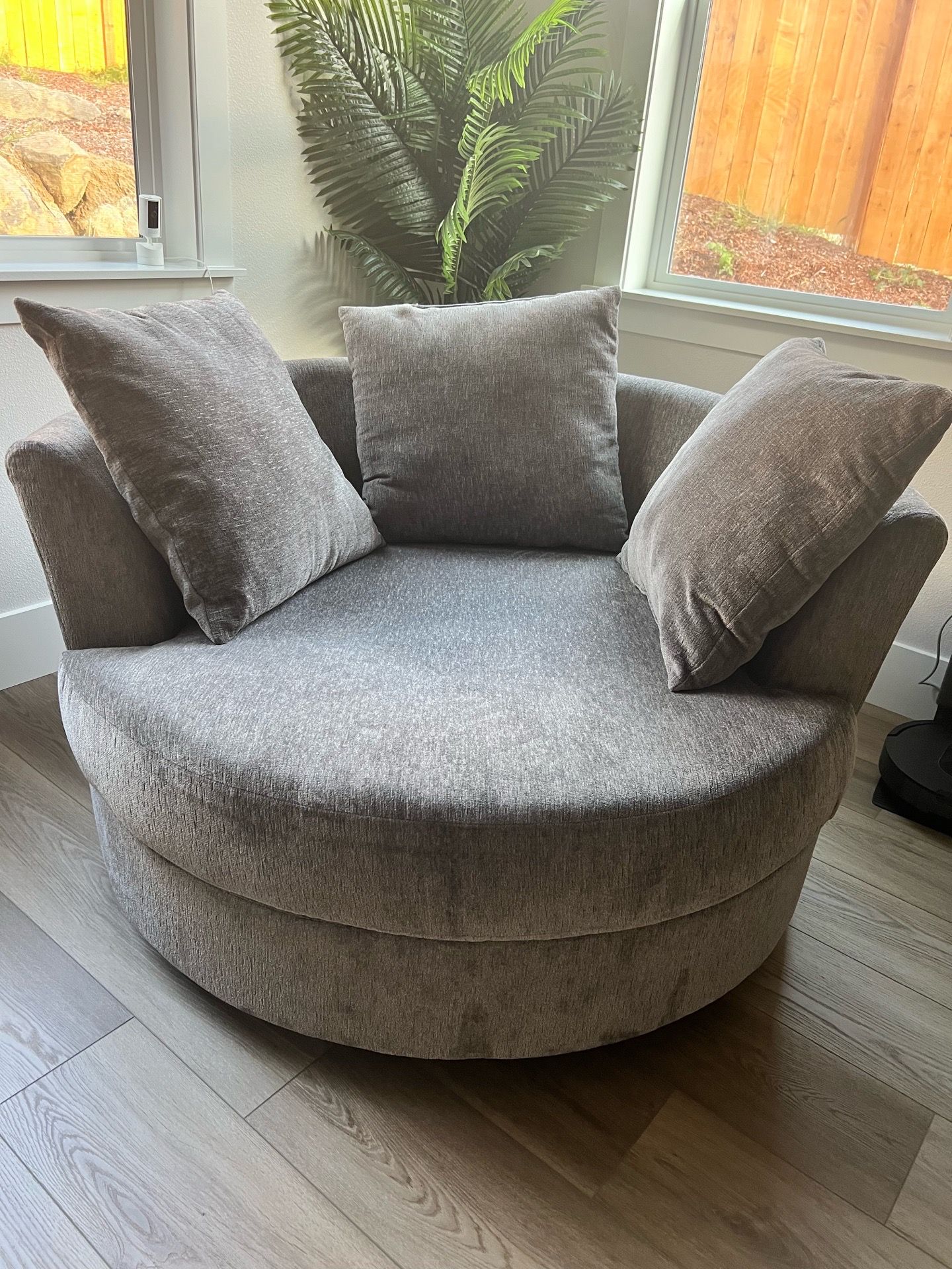 Oracle Swivel Chair — Gray