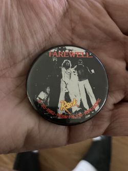 1982  the who farewell tour button