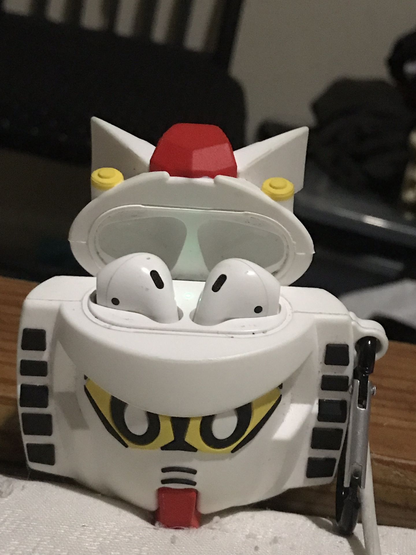 Gundam Airpods Case