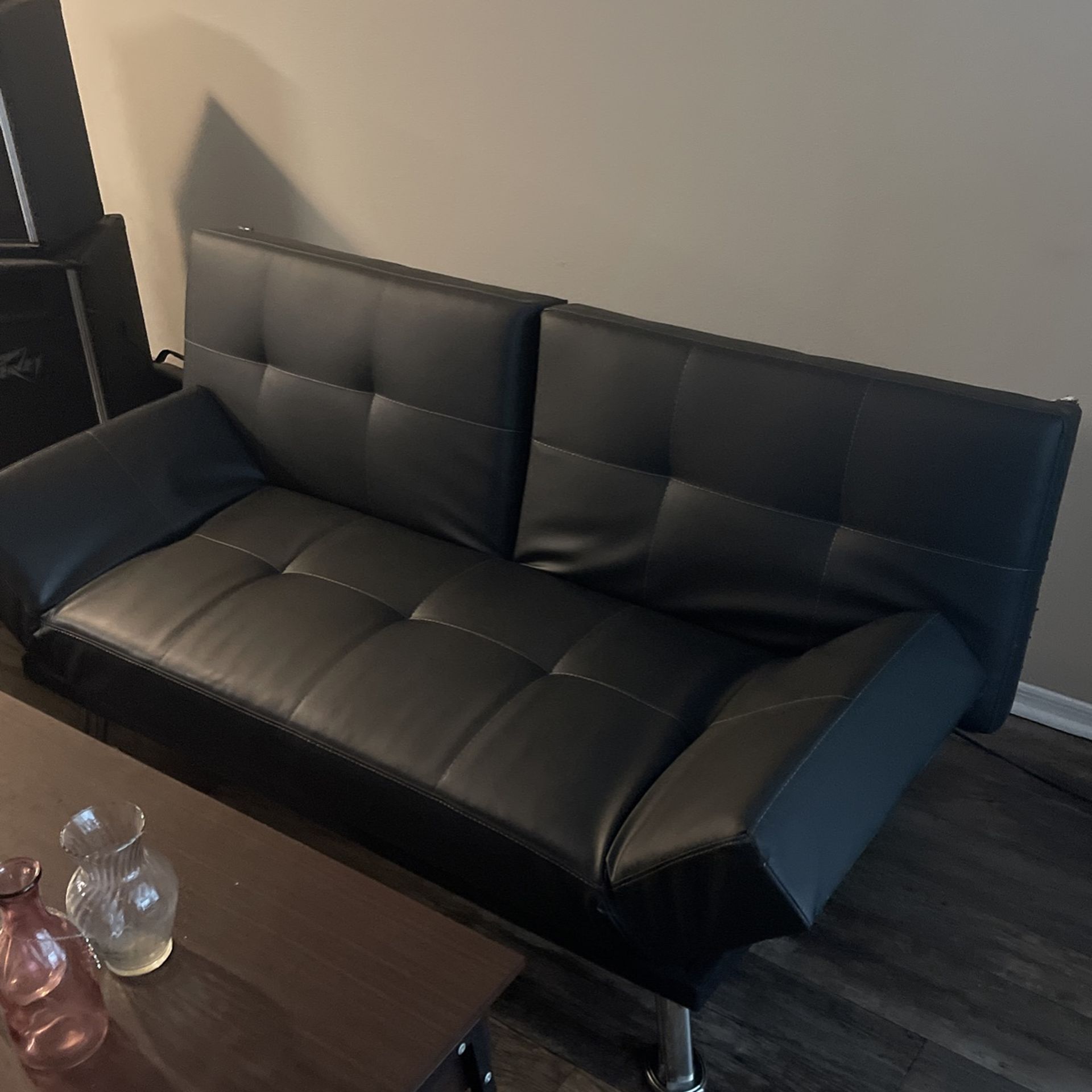 Black Leather Futon. for Sale in Orlando, FL OfferUp