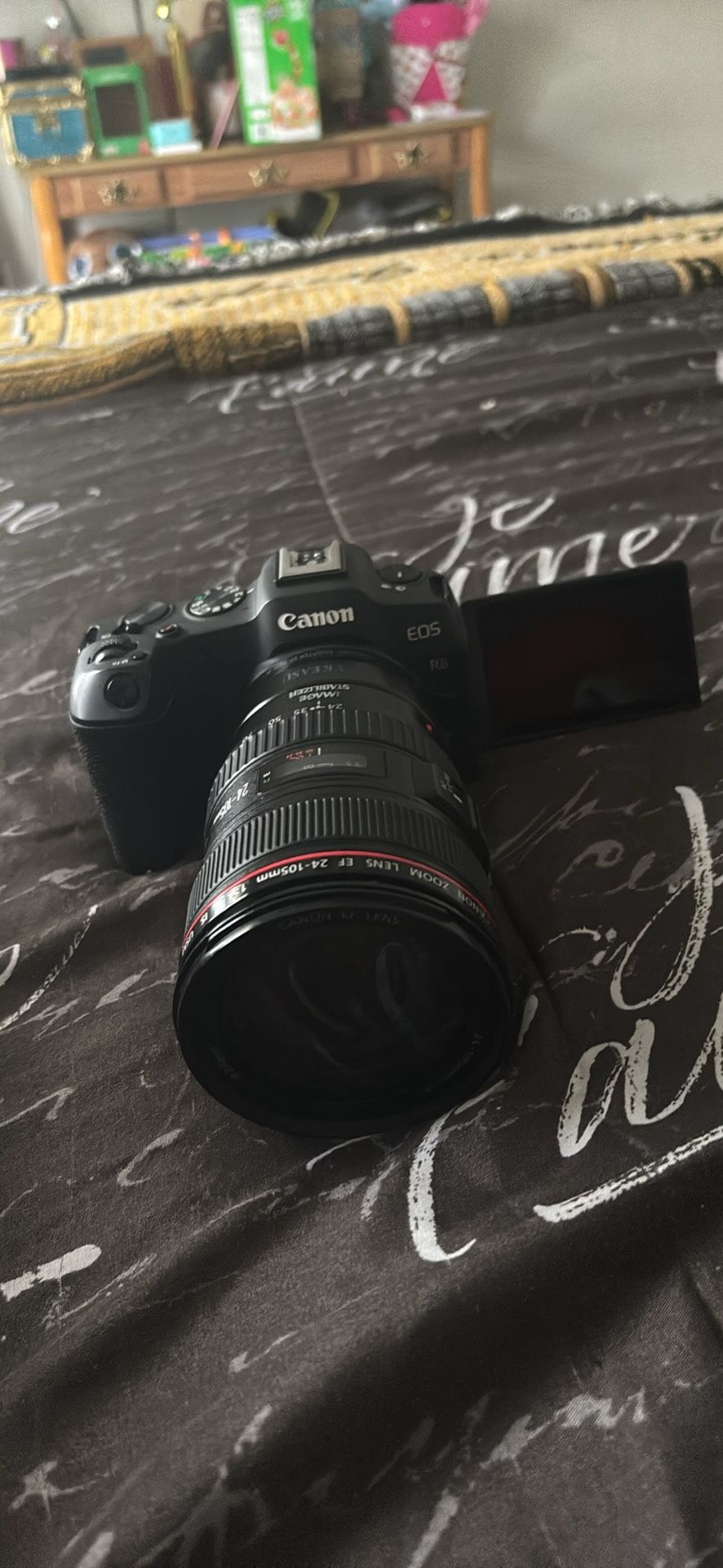 Canon R8