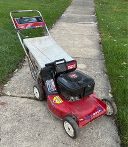 Toro Self Propelled Lawn Mower with Bag
