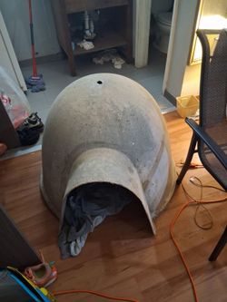 Igloo dome style never used large doghouse