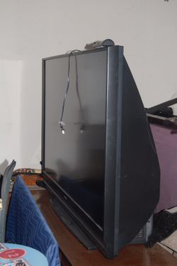 Mitsubishi 60 inch HDTV standing model