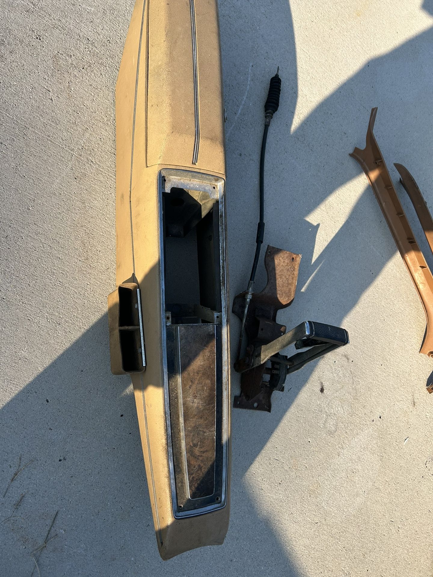 Automatic Transmission Console with Shifter