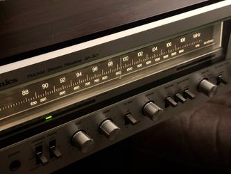 Vintage Technics SA-301 Stereo Receiver (Made in Japan) - MINT
