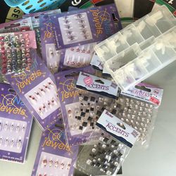 New - 17 nail gem and rhinestone packs with an open but full pack of Kiss short/square fake nails