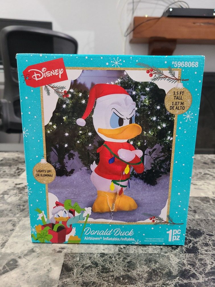 NEW 3.5-ft LED Donald Duck Christmas Inflatable
ITEM IS SOLD OUT IN STORES AND SHIPPING HAS A LARGE FEE. PACKAGING DOES HAVE SOME MINOR DAMAGE BUT INS