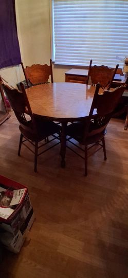 Dining room table and chair set