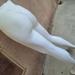 Half Body Mannequins : female Mannequins Legs