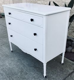 VINTAGE METAL SIMMONS DRESSER + MATCHING FRAMED MIRROR * * * for Sale in  San Diego, CA - OfferUp