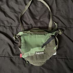 Supreme Neck Pouch (FW21) Woodland Camo Brand New DS Condition
