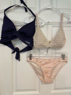 Women’s bathing suit, Kona Sol & Xhilaration bikini tops & bottom size Small