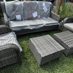 brand new patio set