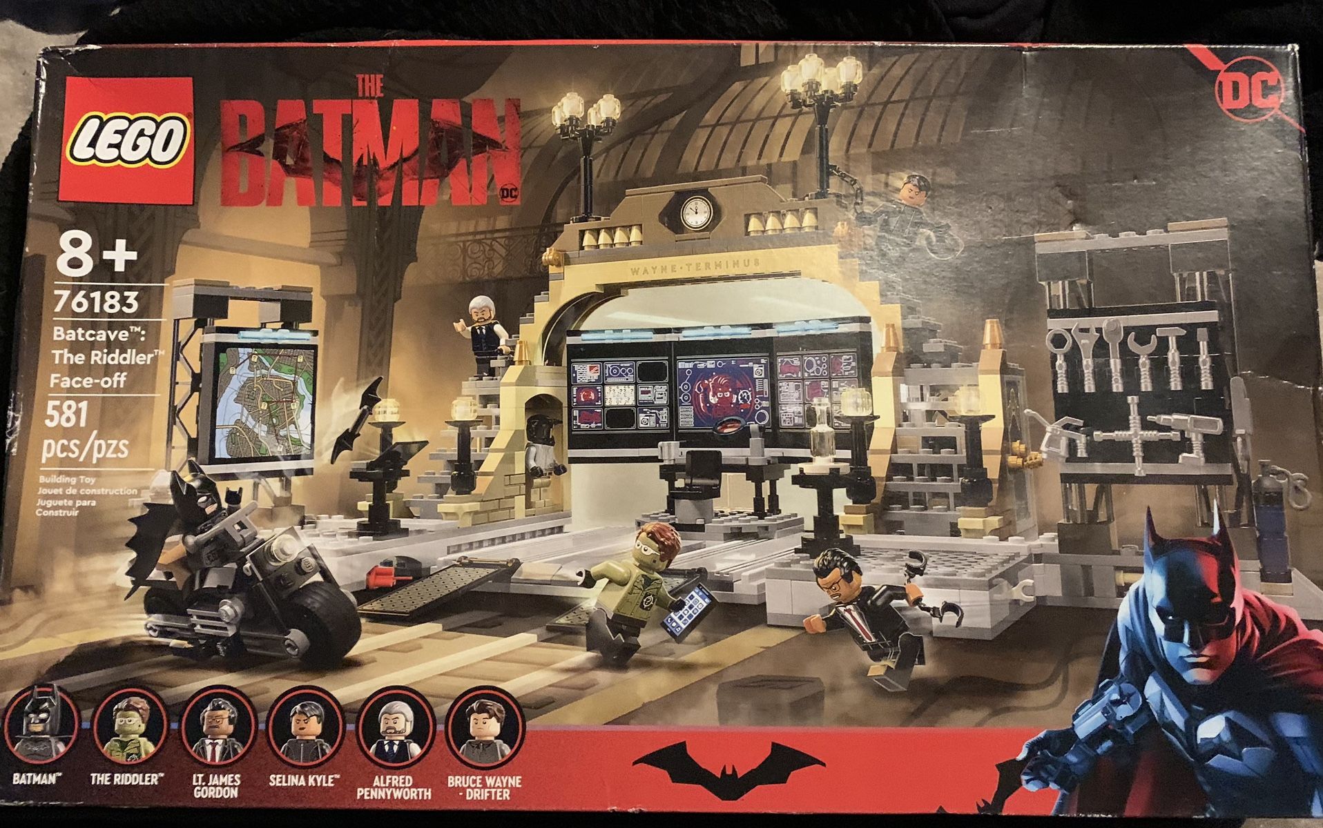 Lego Batcave The Riddler Face off