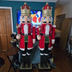 2 6 Ft NUTCRACKER BLUETOOTH, MUSICAL NUTCRACKER SINGS AND LIGHT UP