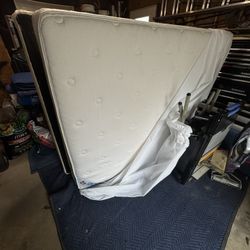 Queen mattress And Boxspring