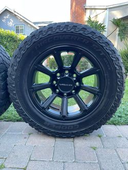 8 Lug Nut Rims & TIRES/ Rines & LLANTAS De 8 birlos (8x180) Size: 20”