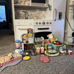 Large Wooden Play Kitchen By Kidcraft Used Like New!